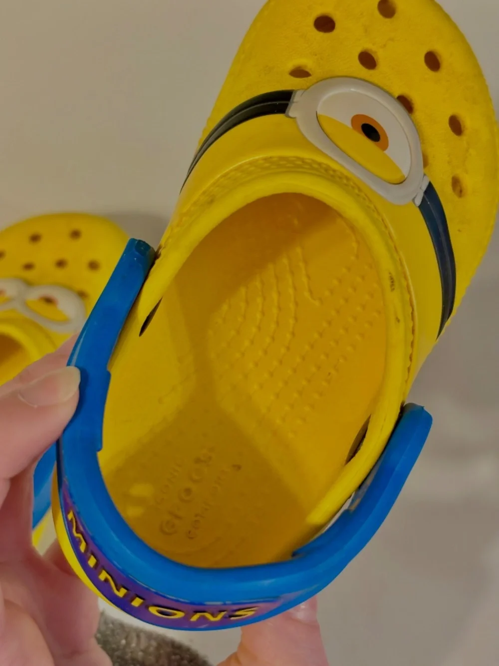 Crocs Classic Clog Despicable Me Minions Fun Lab Kids Shoes Sandals Sz 7 Unisex